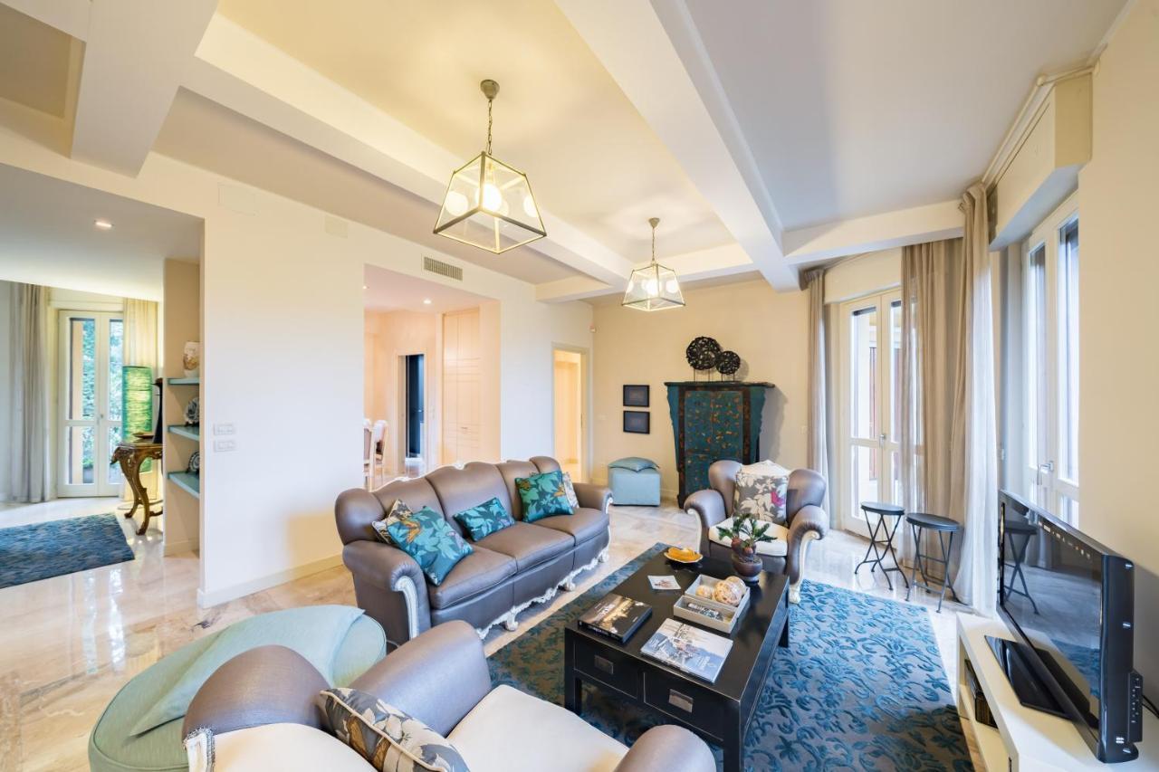 Апартаменты Residenza Al Vittoriale - By Host4U Гардоне Ривьера Экстерьер фото