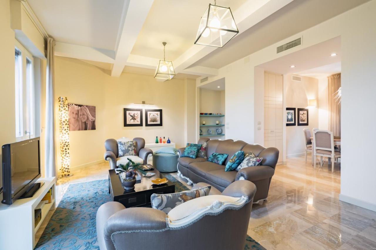 Апартаменты Residenza Al Vittoriale - By Host4U Гардоне Ривьера Экстерьер фото