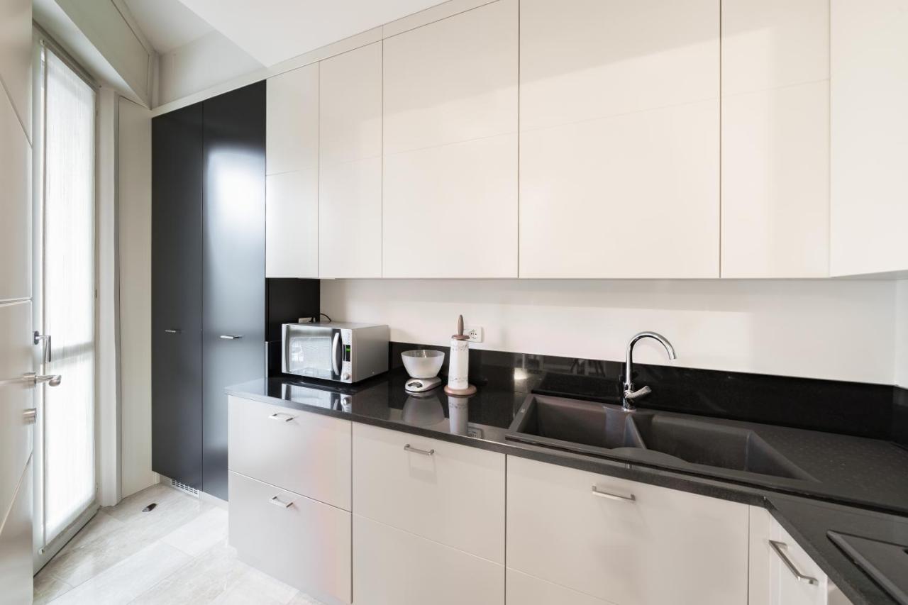 Апартаменты Residenza Al Vittoriale - By Host4U Гардоне Ривьера Экстерьер фото