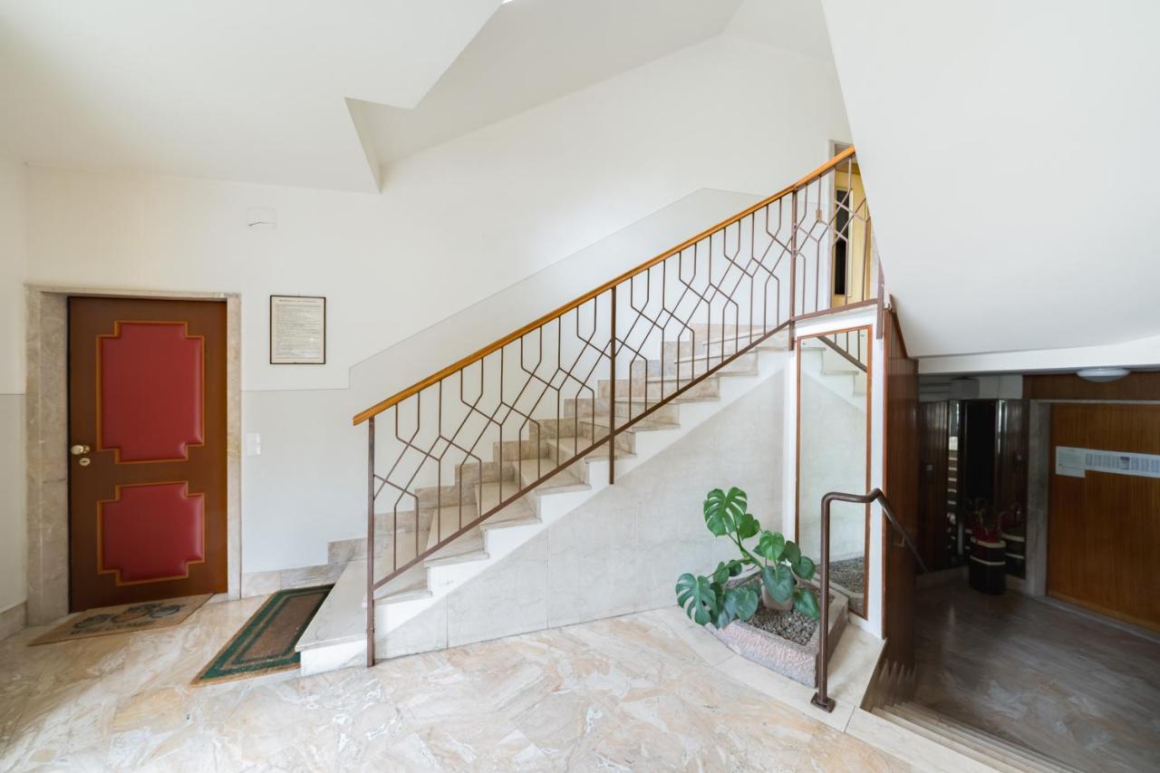 Апартаменты Residenza Al Vittoriale - By Host4U Гардоне Ривьера Экстерьер фото