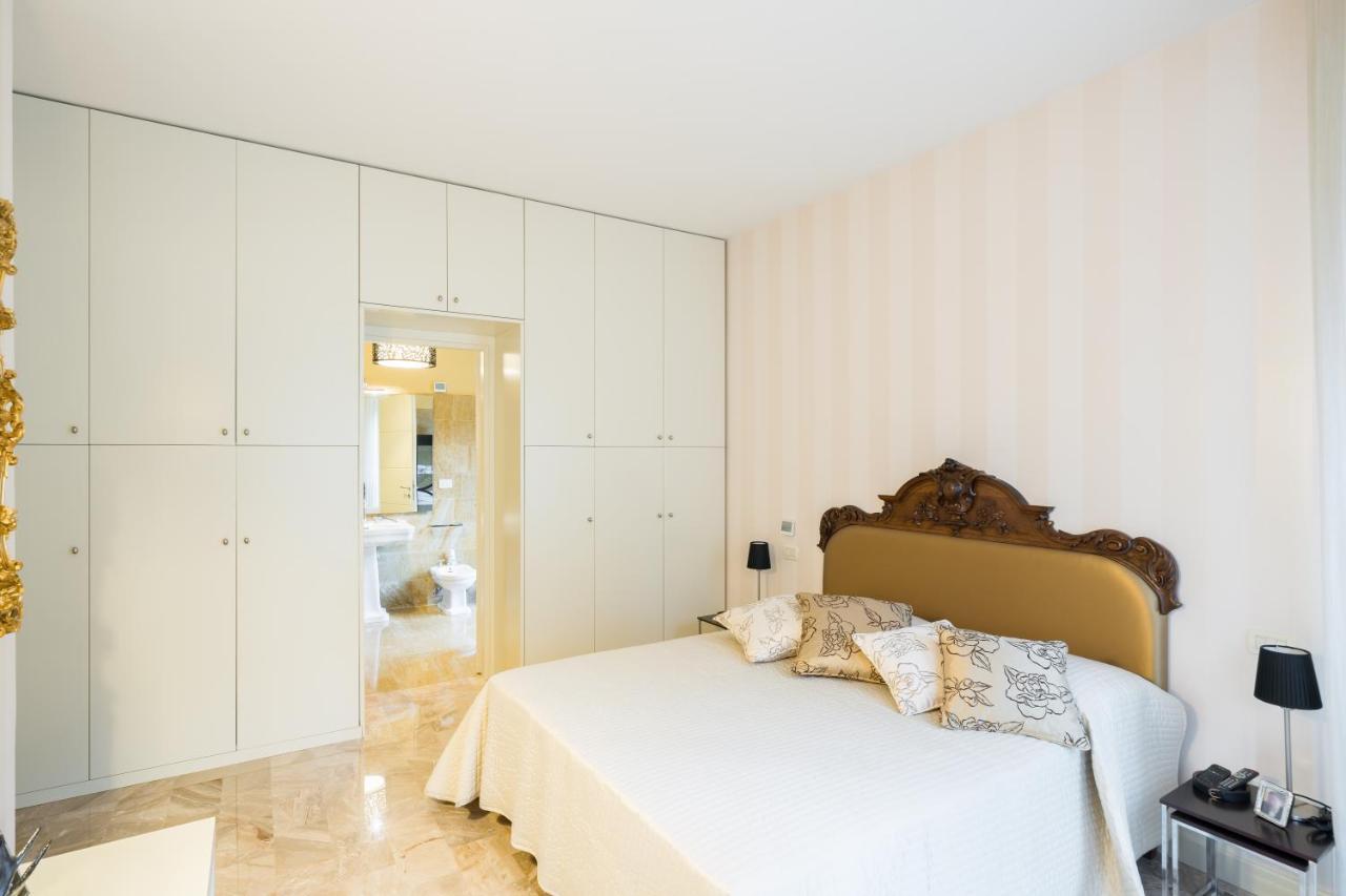 Апартаменты Residenza Al Vittoriale - By Host4U Гардоне Ривьера Экстерьер фото